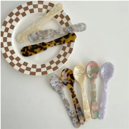 Assorted Designs Resin Knife